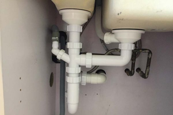 nice tidy plumbing in refitted kitchen